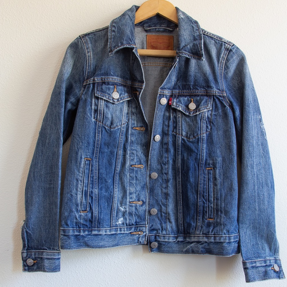 Levi Distressed Fitted Jean Jacket